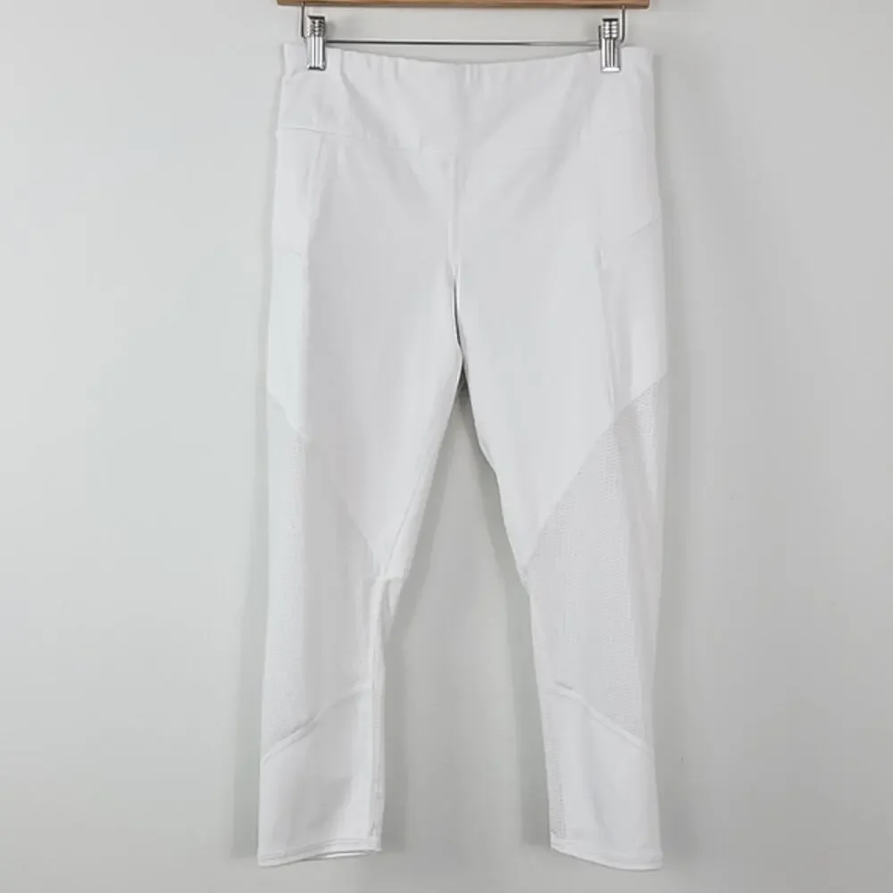 Athleta Mesh Contender Mid-Rise Capri Leggings‎ in White Medium